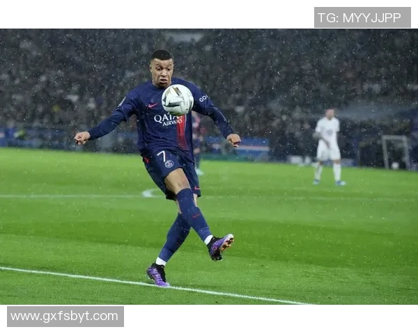 巴黎圣日耳曼确认与尤文图斯就姆巴佩交易达成协议，球队正式宣布签约！