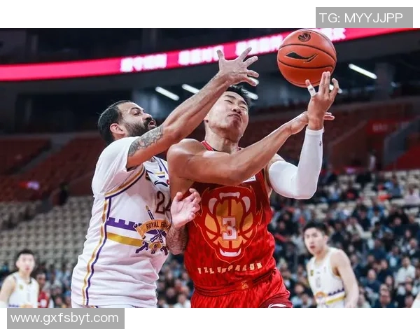 深入分析北京篮球队的节奏打法与战术特点探讨 深入分析北京篮球队的节奏打法与战术特点探讨